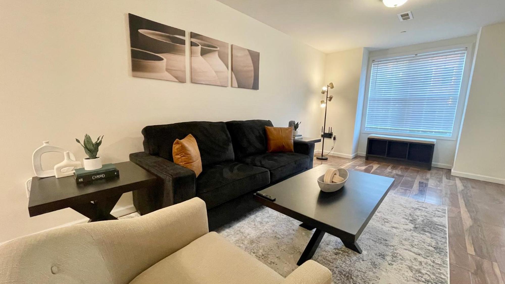 Ava Luxury Living Apartment